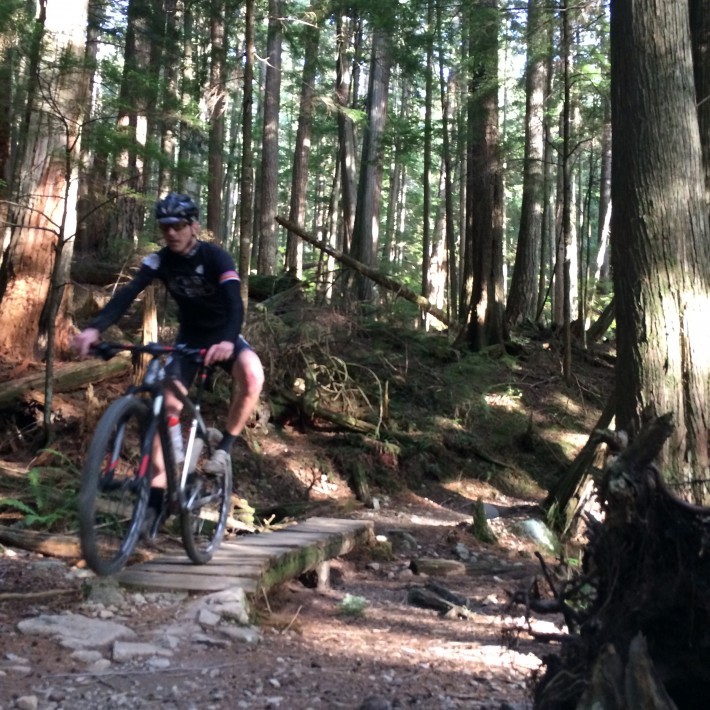 Dirty Duo: Terry rattles down classic North Shore trails faster than anyone. Carbon hardtail with dubious suspension? Why not.